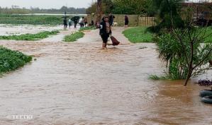 بالصور: طوفان النهر الكبير لبلدة الكنيسة سهل عكار، دخوله الى بيوت البلدة مع بلدة تلبيبي